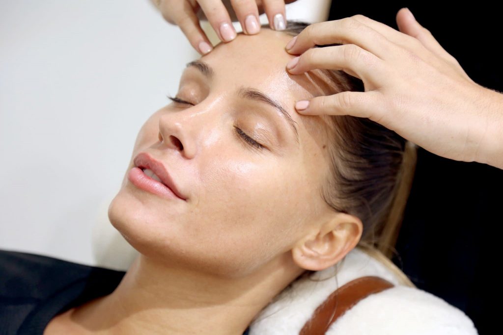 تاثیر ماساژ صورت