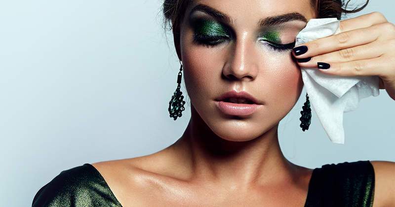 دستمال آرایشی چیست؟