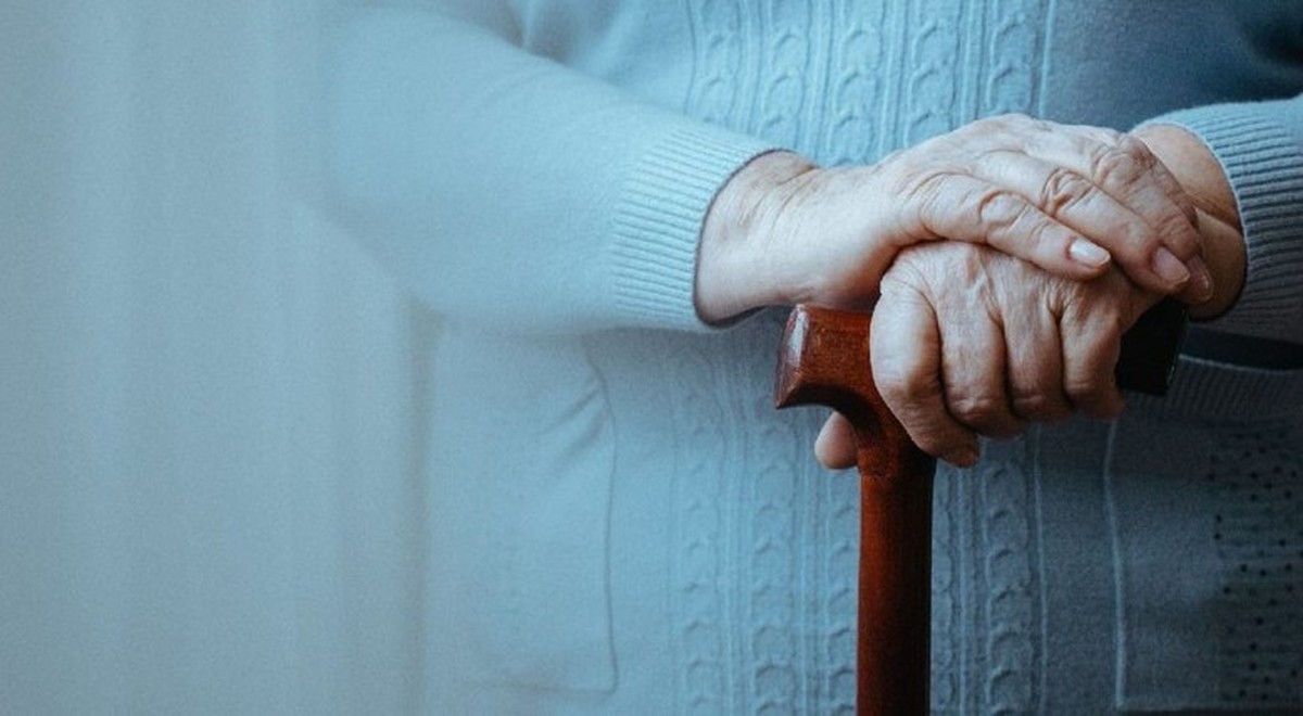 علائم پیری پوست دست چیست؟