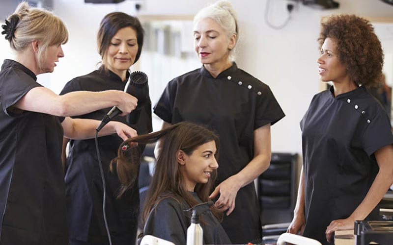 راضی نگه داشتن مشتری مهم است.